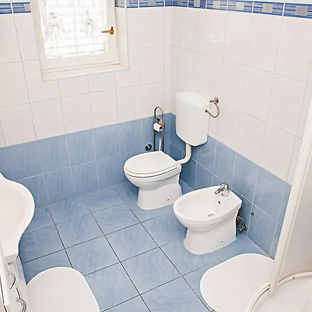 Guest house With A Parking Space Brodarica 2969