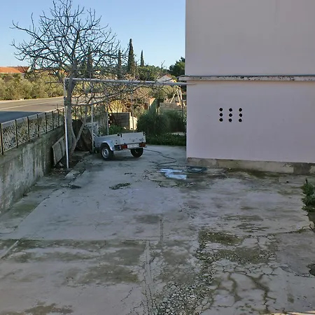 Guest house With A Parking Space Brodarica 2969