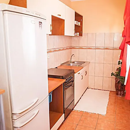 Guest house With A Parking Space Brodarica 2969